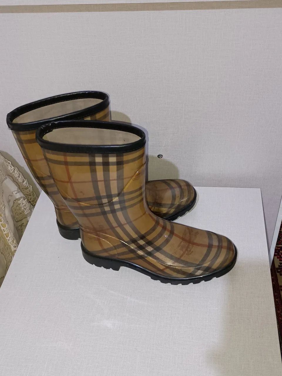 Galochas Burberry Originais - Foto 3
