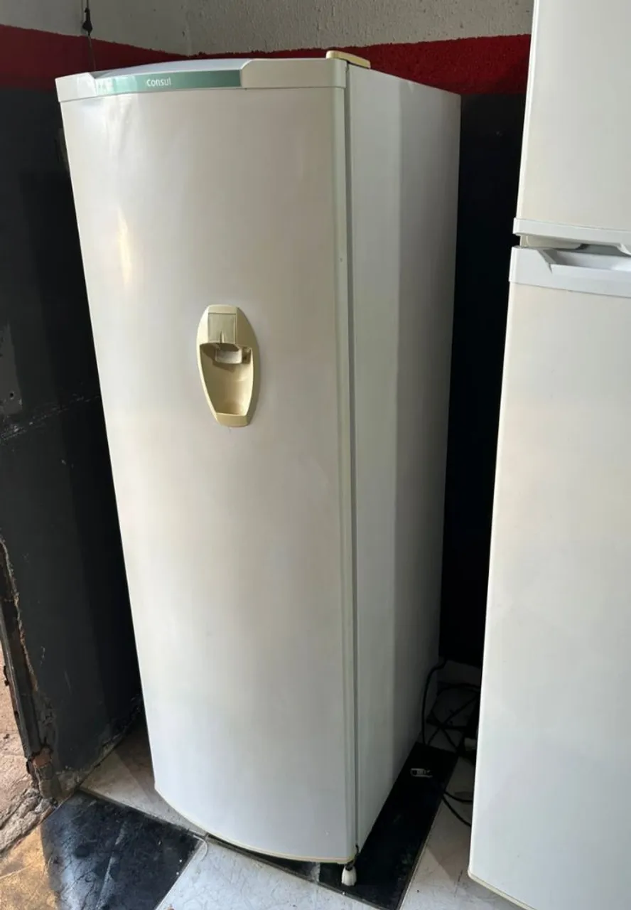 Geladeira Consul com Dispenser de Água