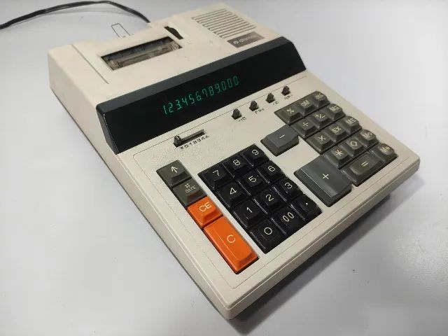 Funciona com Detalhes *Leia*Calculadora Antiga Dismac Fbr Branco (Usado)