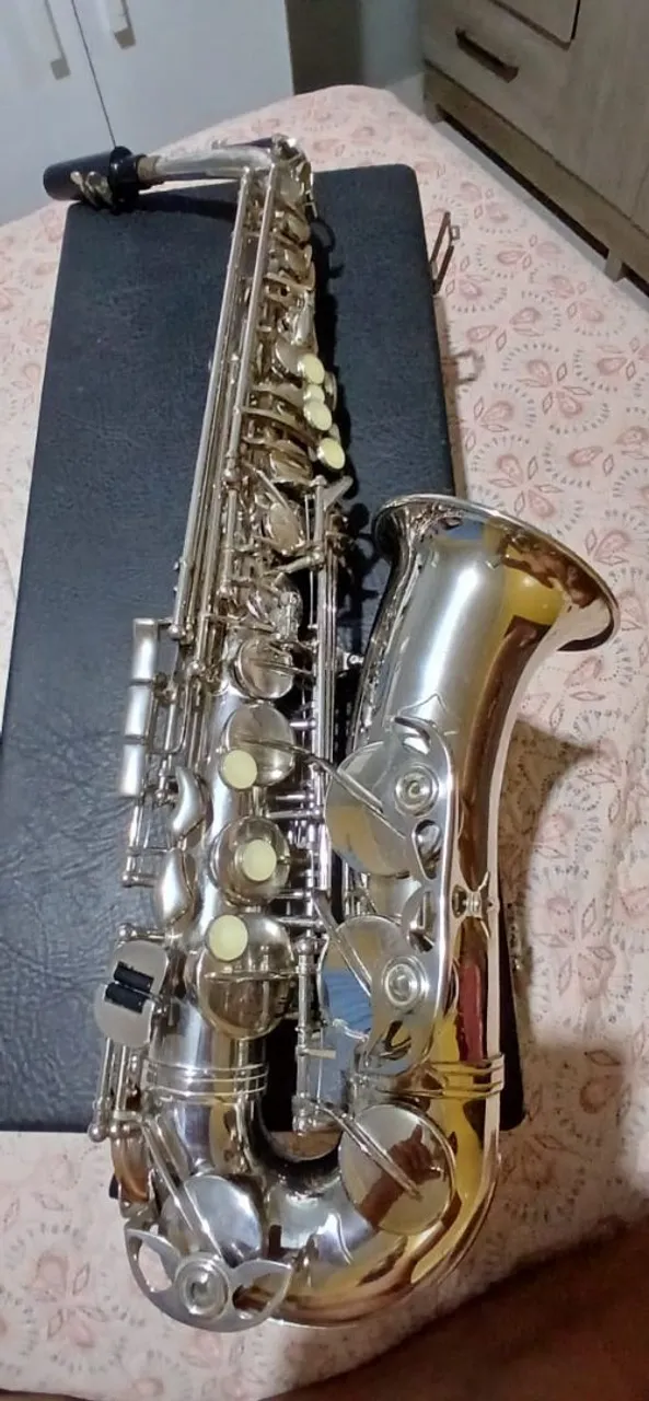 Saxofone alto da marca Weril Master