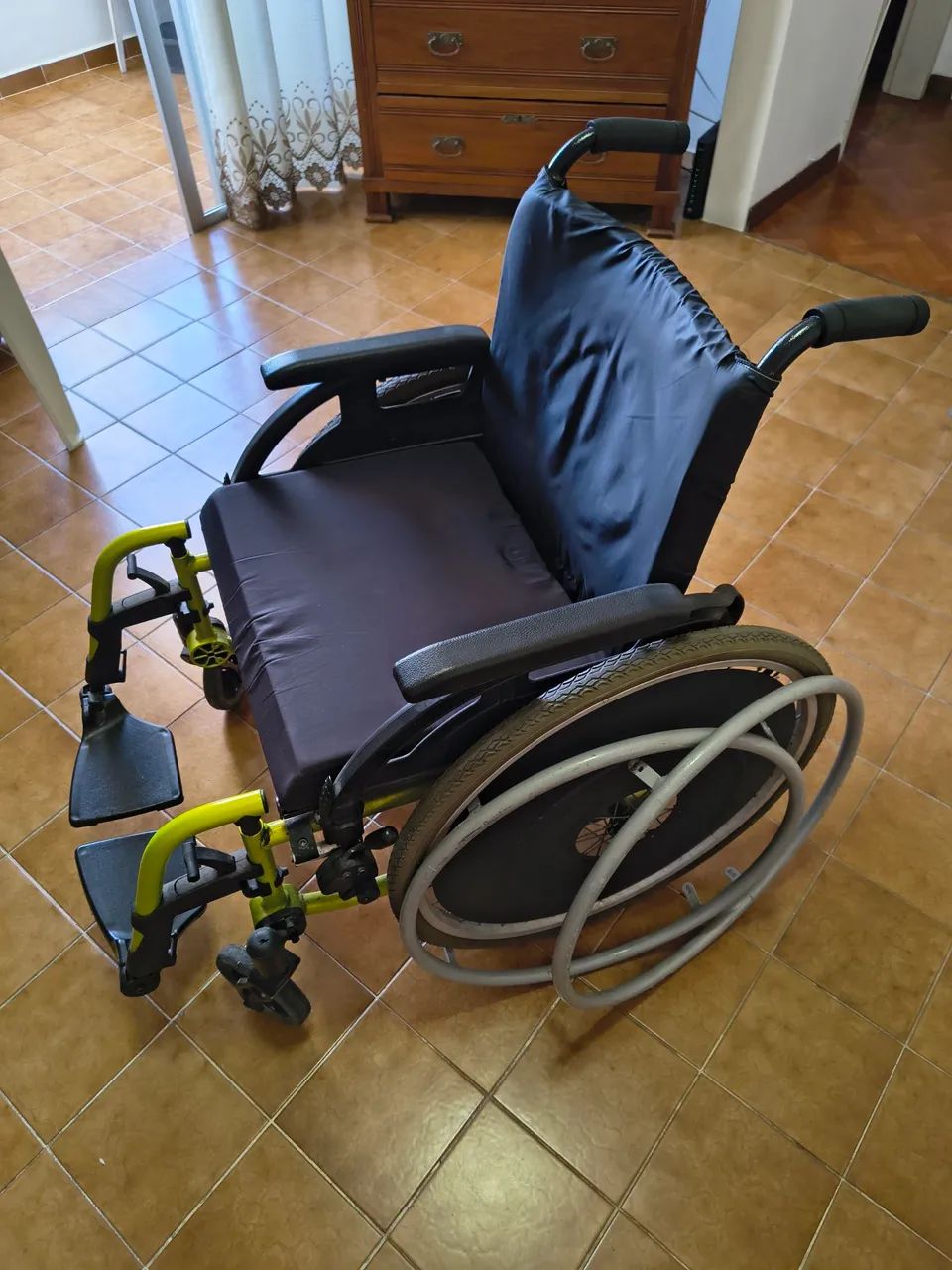 Cadeira de Rodas - Foto 2
