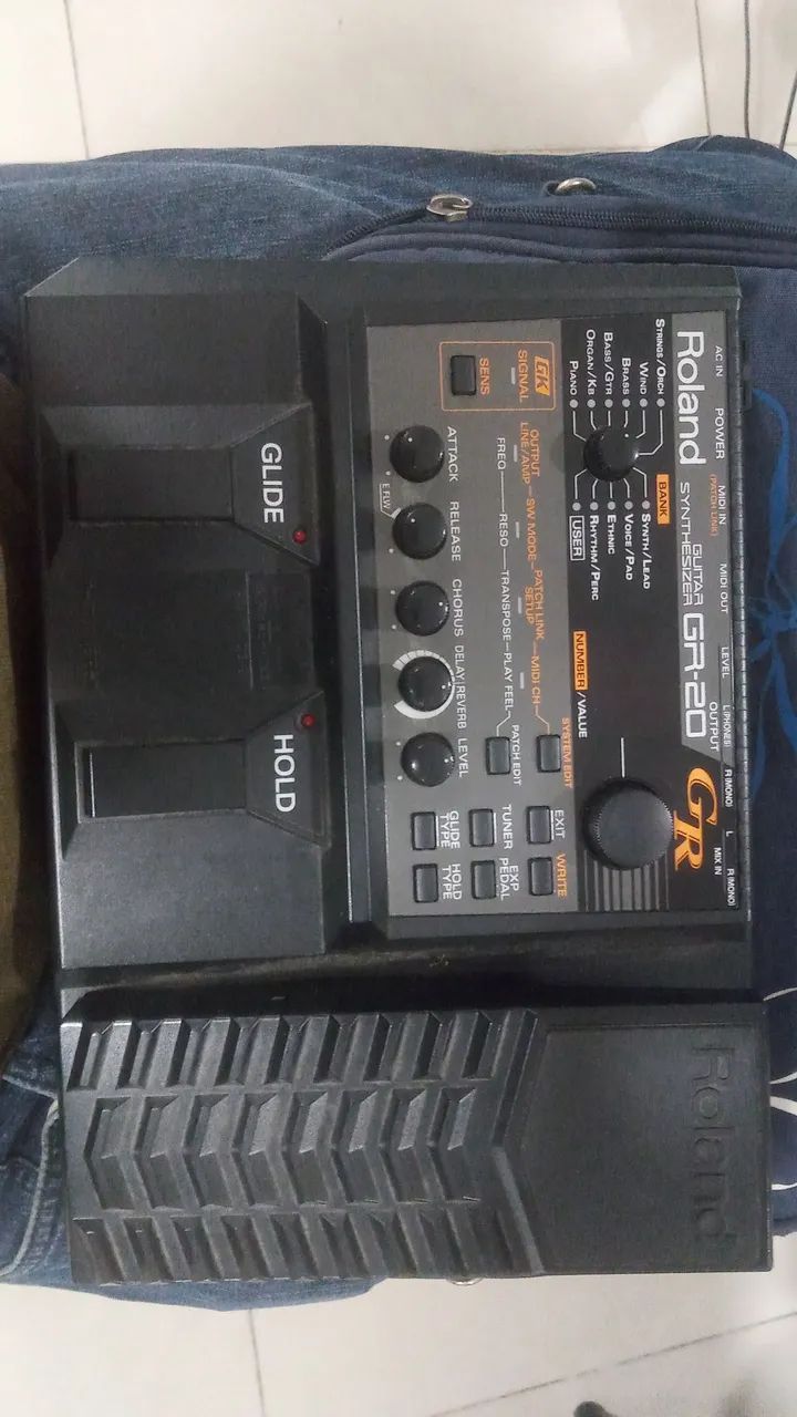 Roland GR-20 Guitar Synthesizer