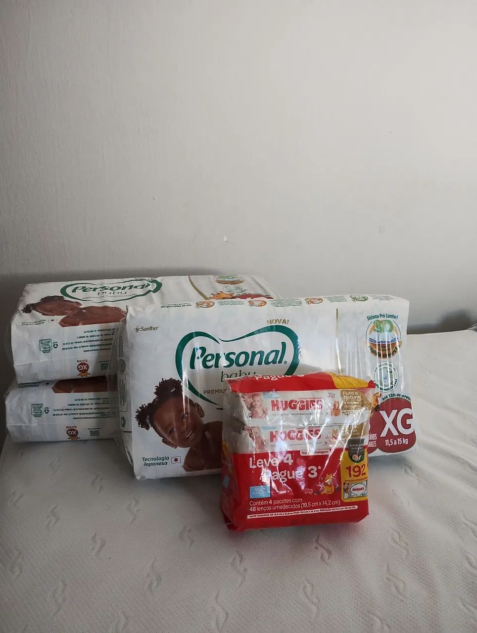 150 fraldas + 192 lenços umedecidos 