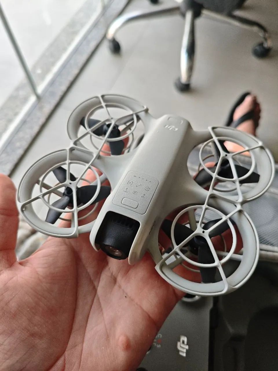 Drone DJI Neo 1 Fly More Combo - 3 baterias com base carregadora, controle e drone - Foto 5