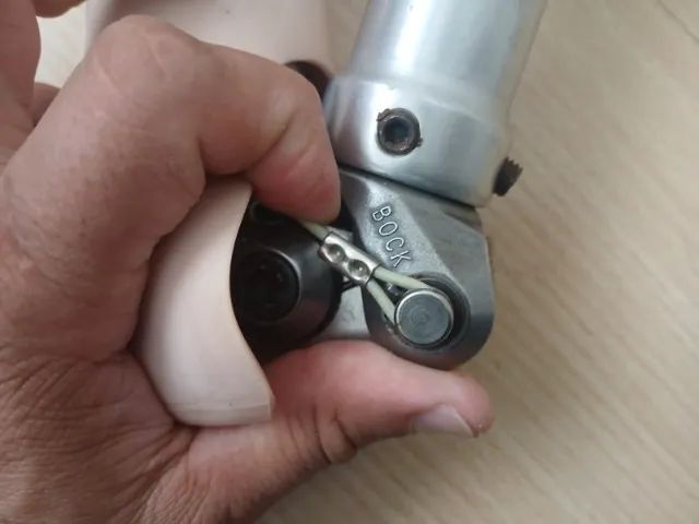 DOIS Joelhos 3R15 Autobloqueantes Monocêntricos Ottobock - Foto 3