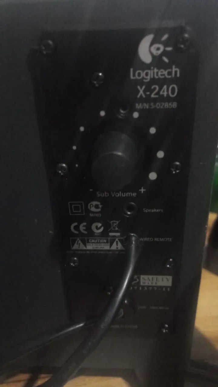 som logitech 2.1 com defeito- leia o anuncio-VENDA SO PESSOALMENTE, NAO FAÇO OLX - Foto 4