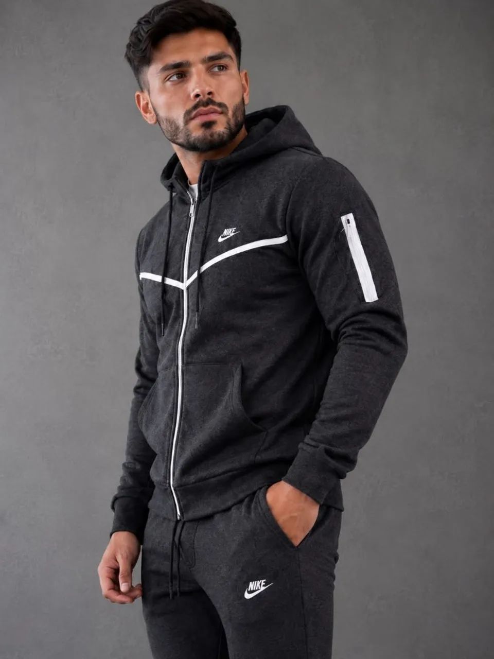 CONJUNTO MOLETON NIKE COM ZIPER E RECORTE EM V - Foto 3