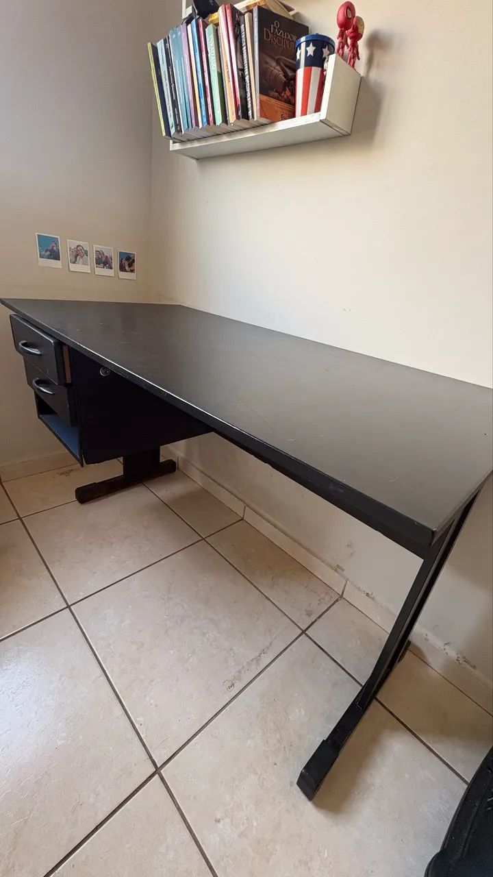 Mesa de escritório escrivaninha