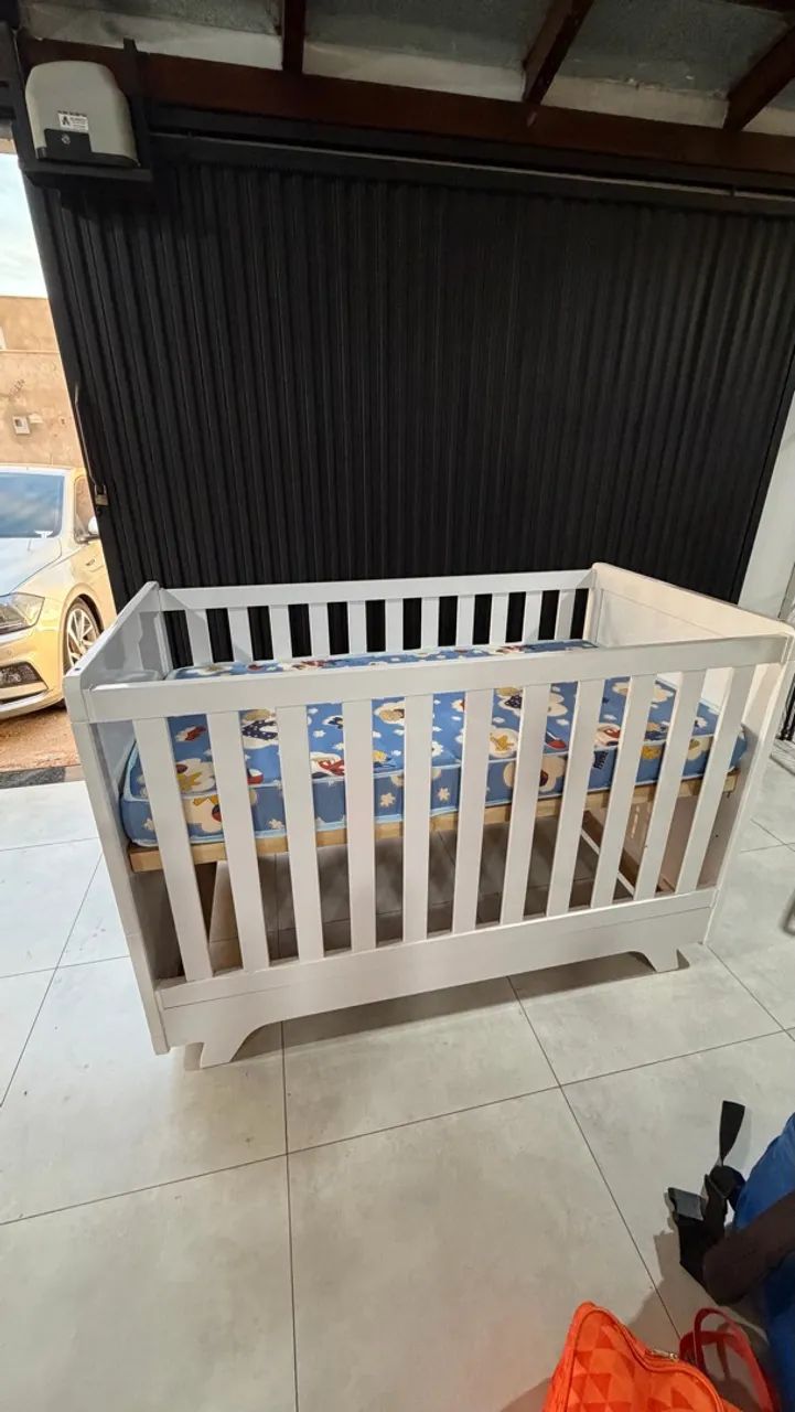 Berço com colchão 