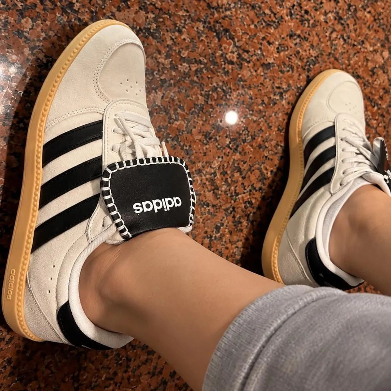 Tênis adidas
