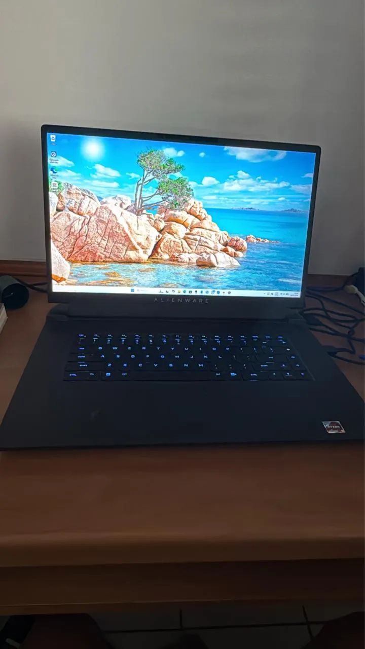 Alienware m17 R5 AMD