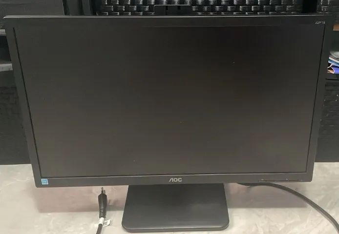 Monitor AOC 22" com ajuste de altura - Foto 3