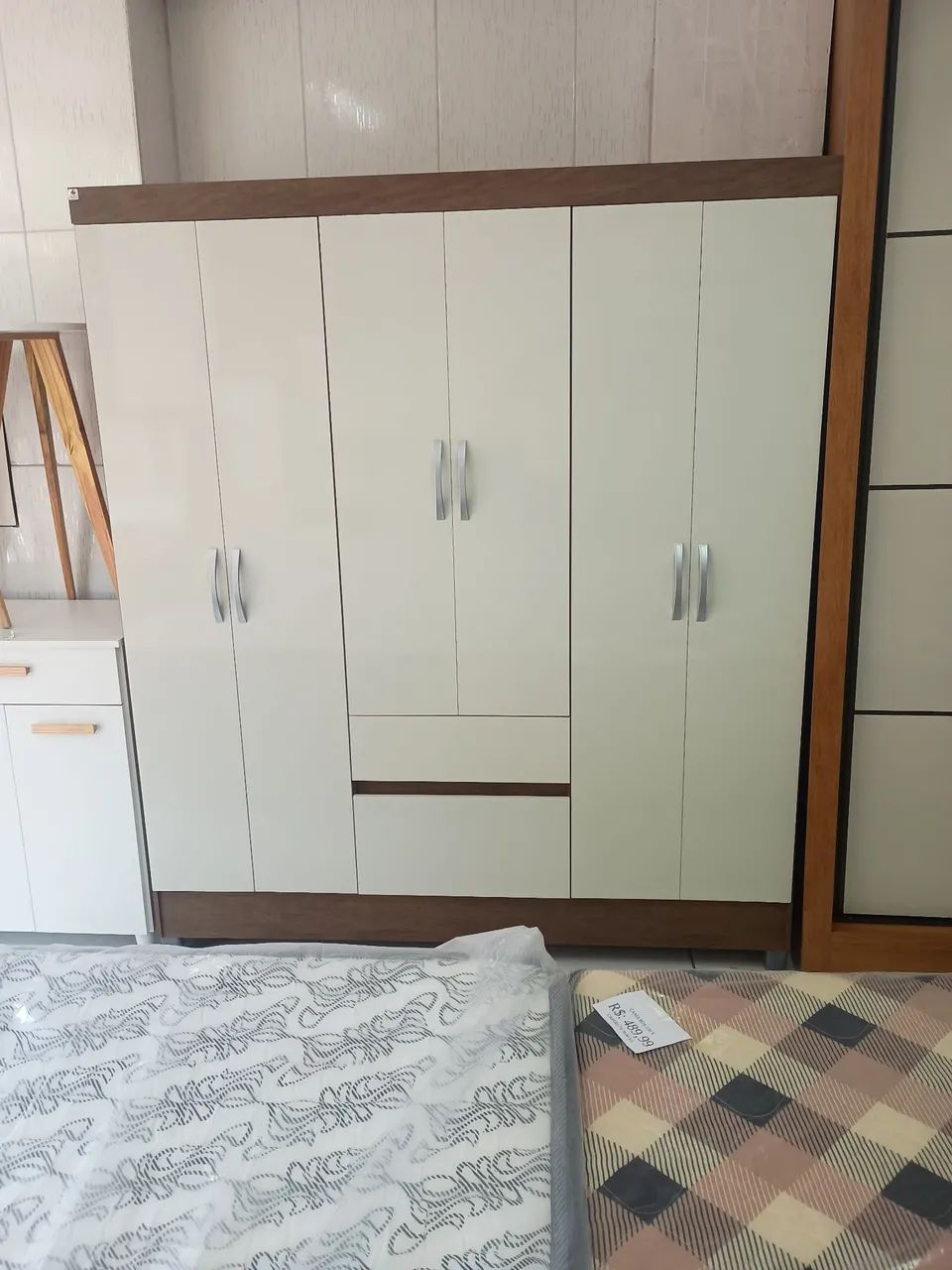 Guarda-roupa 6 portas e 2 gavetas  - Foto 5