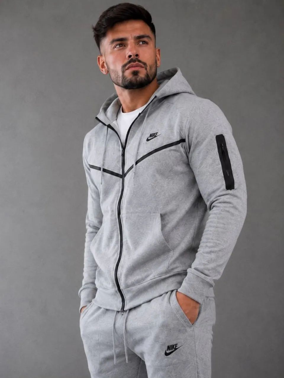 CONJUNTO MOLETON NIKE COM ZIPER E RECORTE EM V - Foto 4