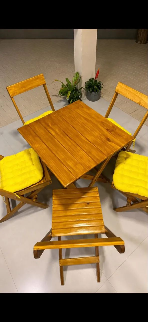 Mesa + 5 Cadeiras em Madeira Maciça - Foto 2