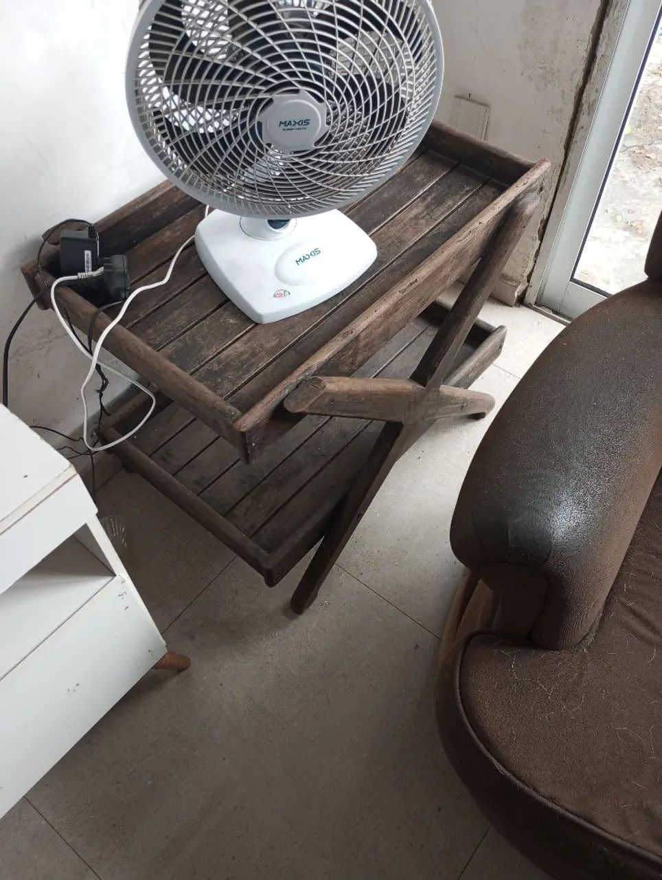 Mesa de canto de madeira vintage  - Foto 2