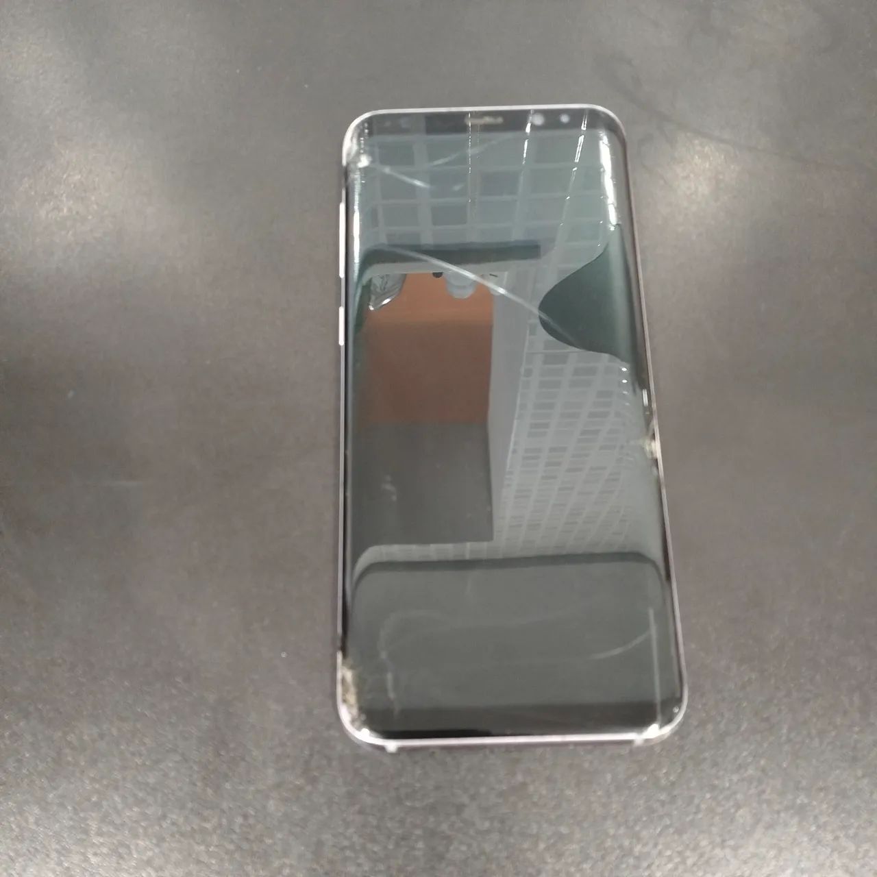 Celular Samsung S8 + ametista com defeito