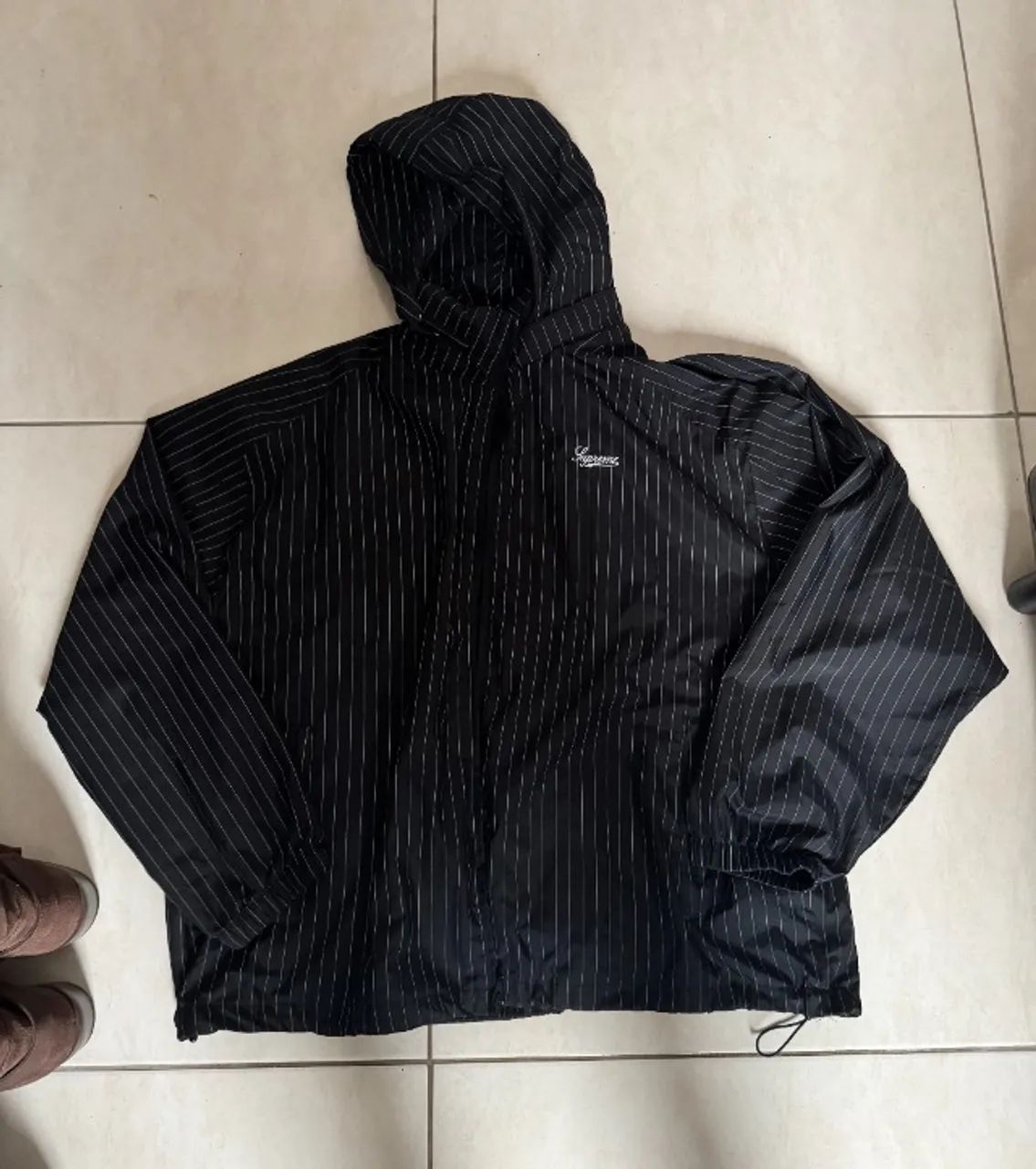 Conjunto Supreme Reflective Pinstripe Track Jacket + Calça Original