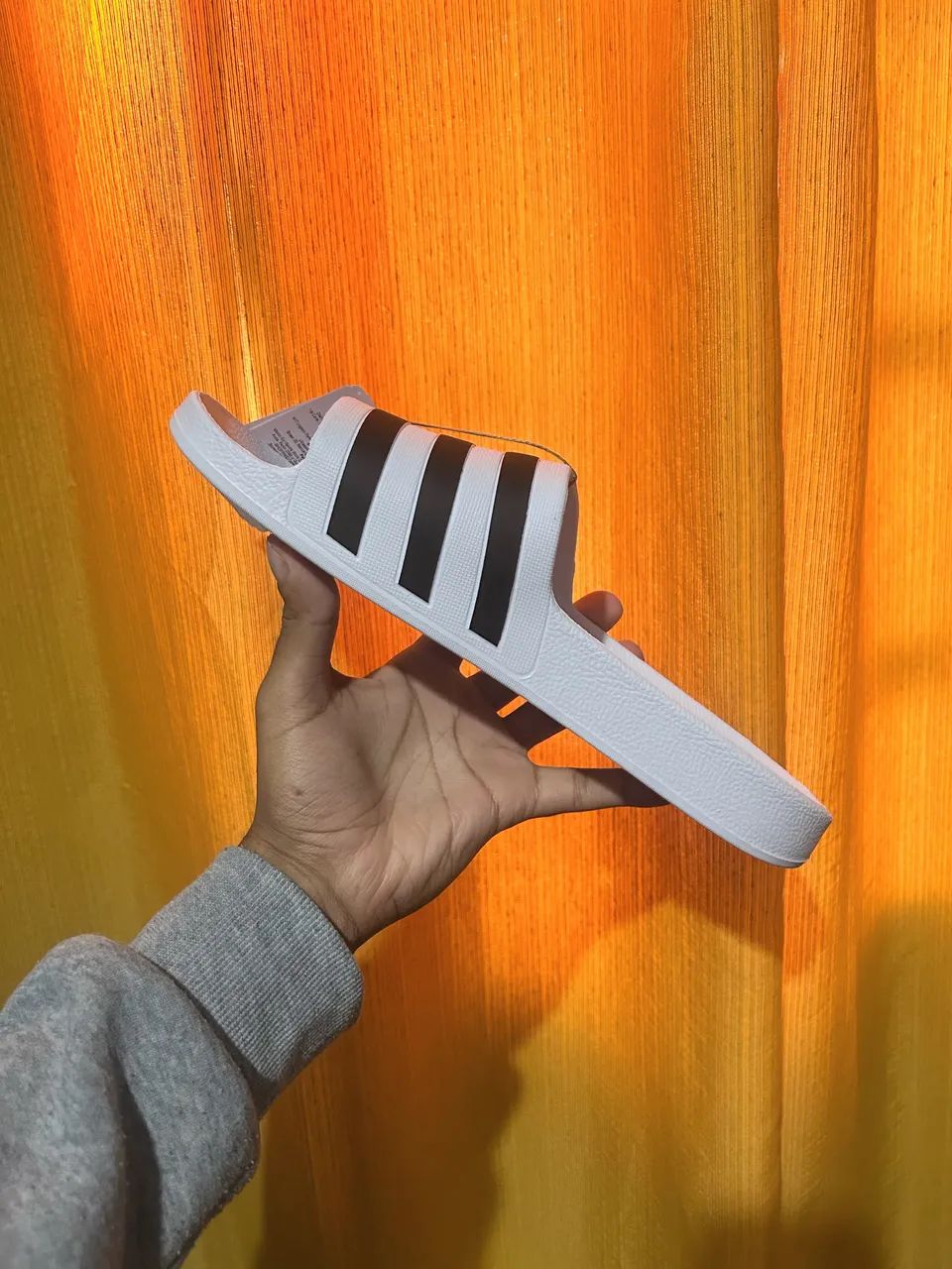 Chinelo Adidas - n: 42 - Foto 2