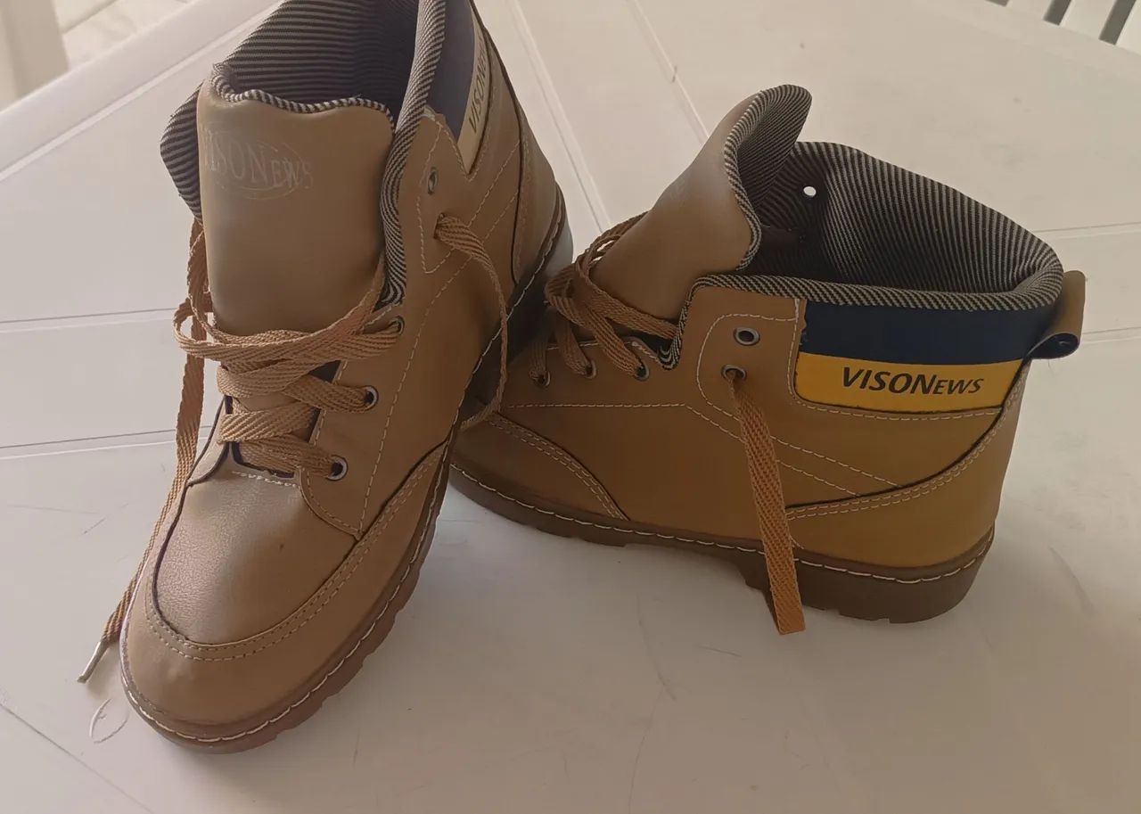 Bota infantil tamanho 34
