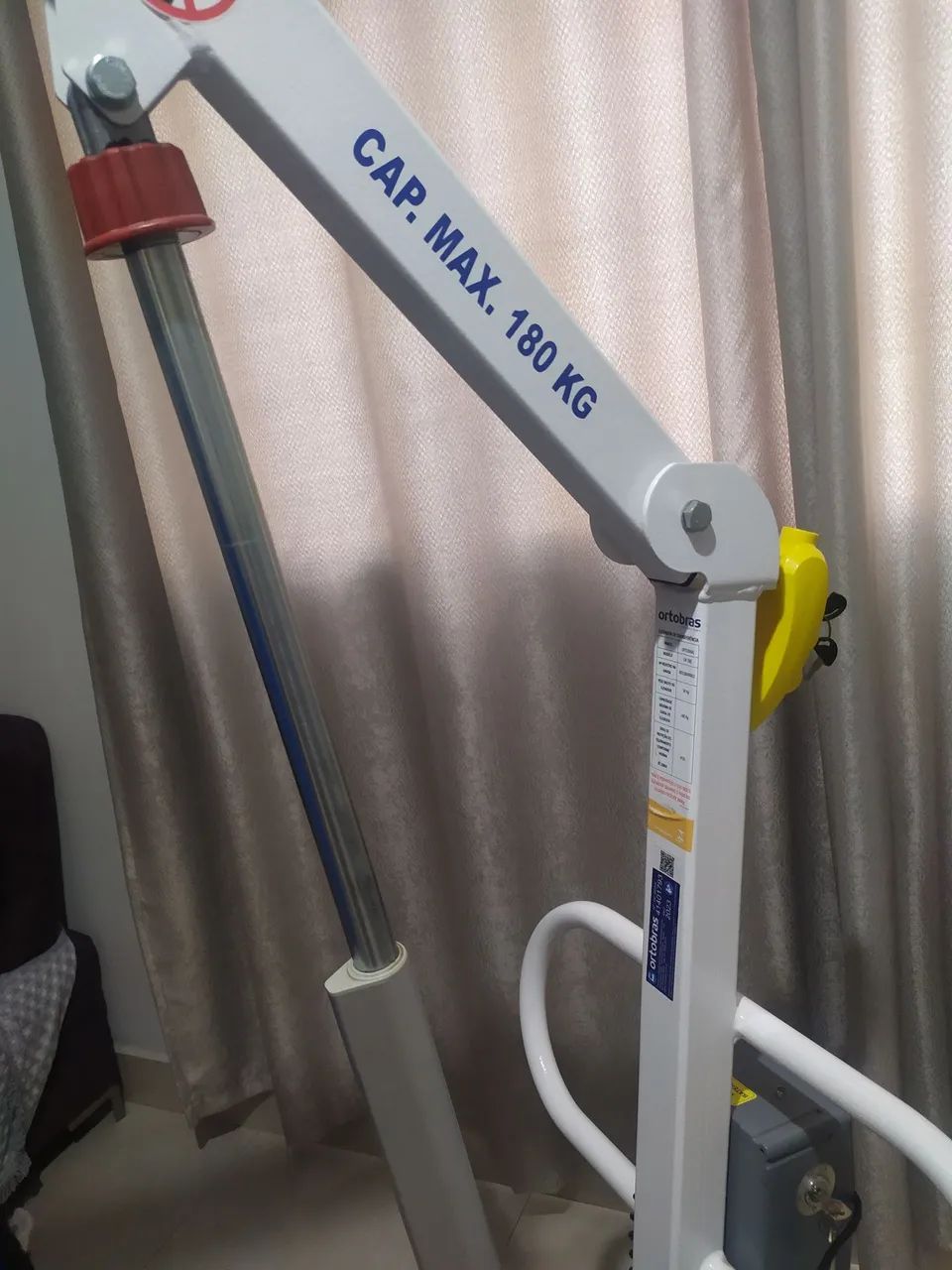 TRANSFER ELÉTRICO marca ORTOBRAS com 2 cestos, sendo 1 deles para banho  - Foto 5