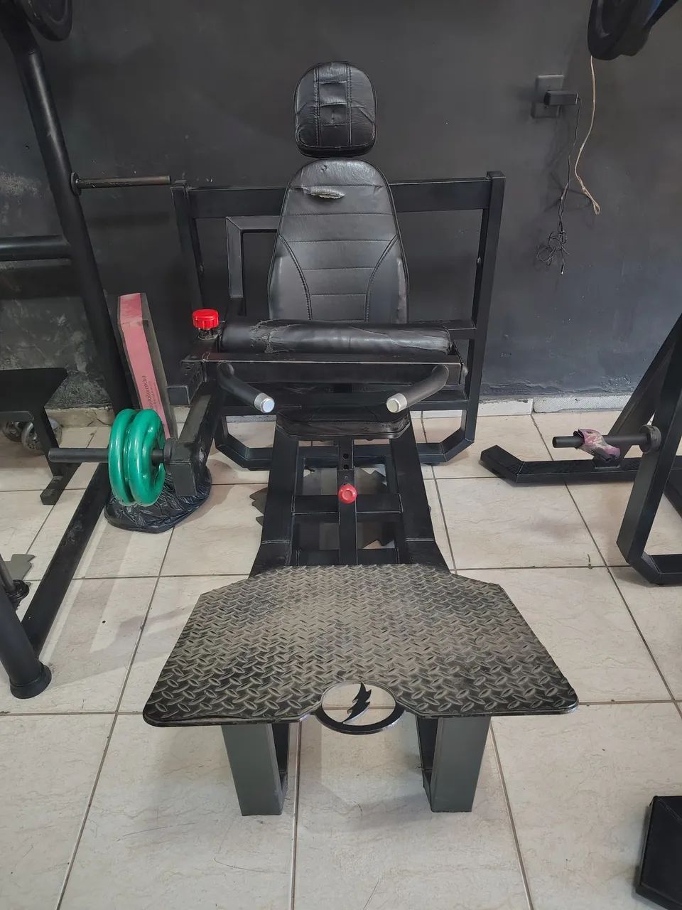Elevação pélvica Profissional em perfeito estado