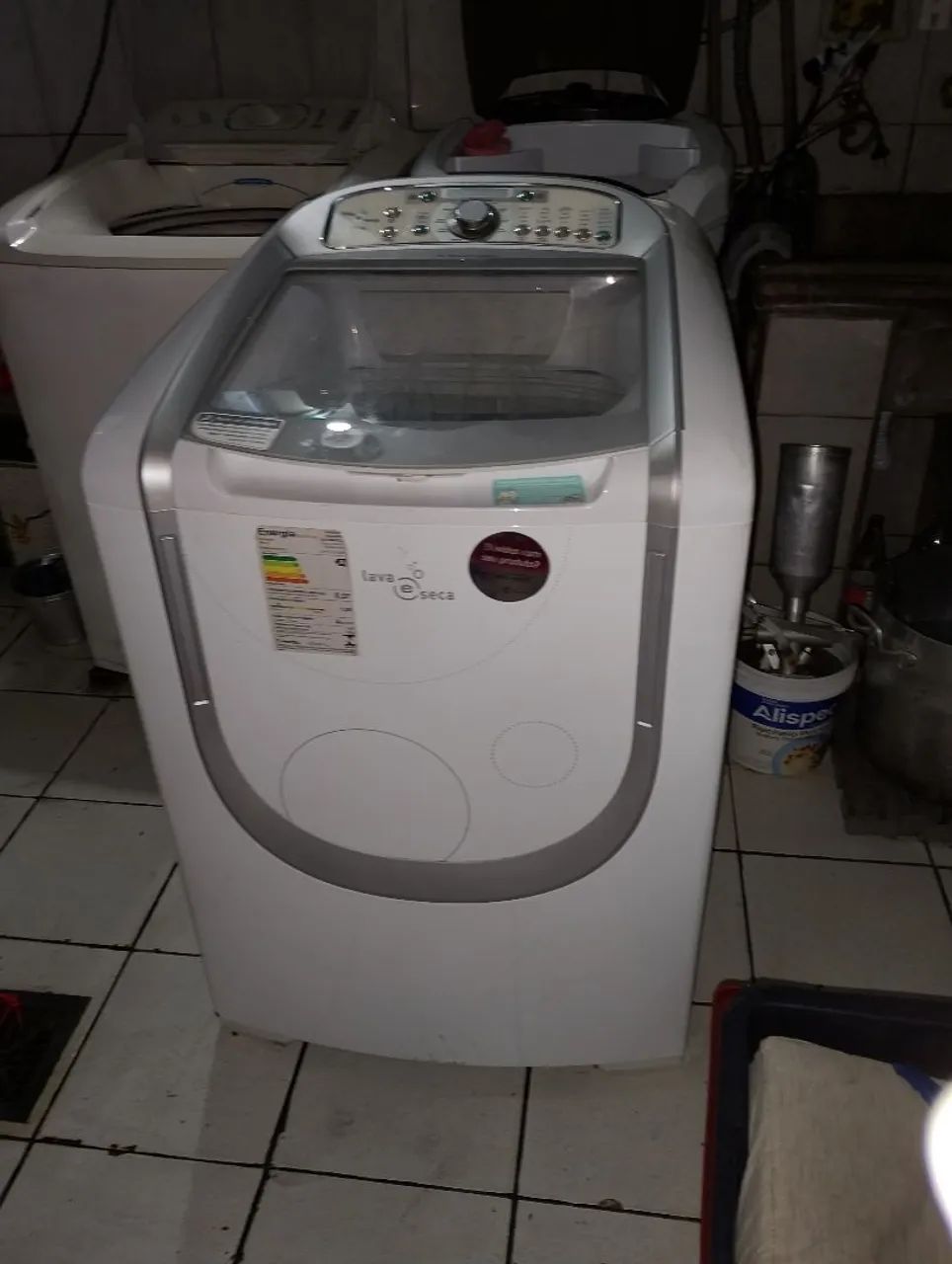 Máquina lavar e seca 