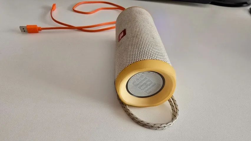 JBL Flip 4 original (usado) - Foto 2