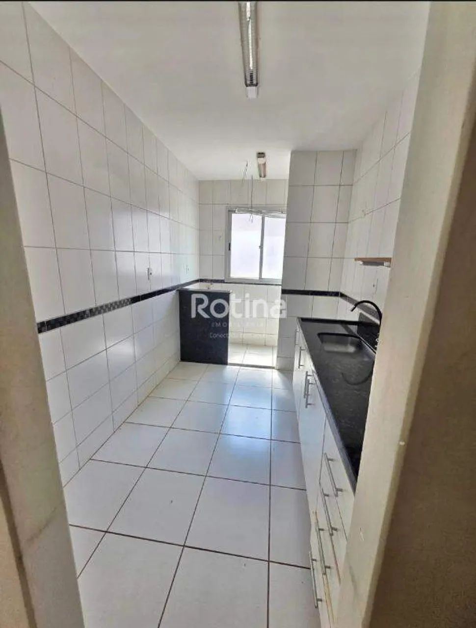Apartamento mobiliado de 2 quartos próximo à UFU Santa Mônica - Foto 4