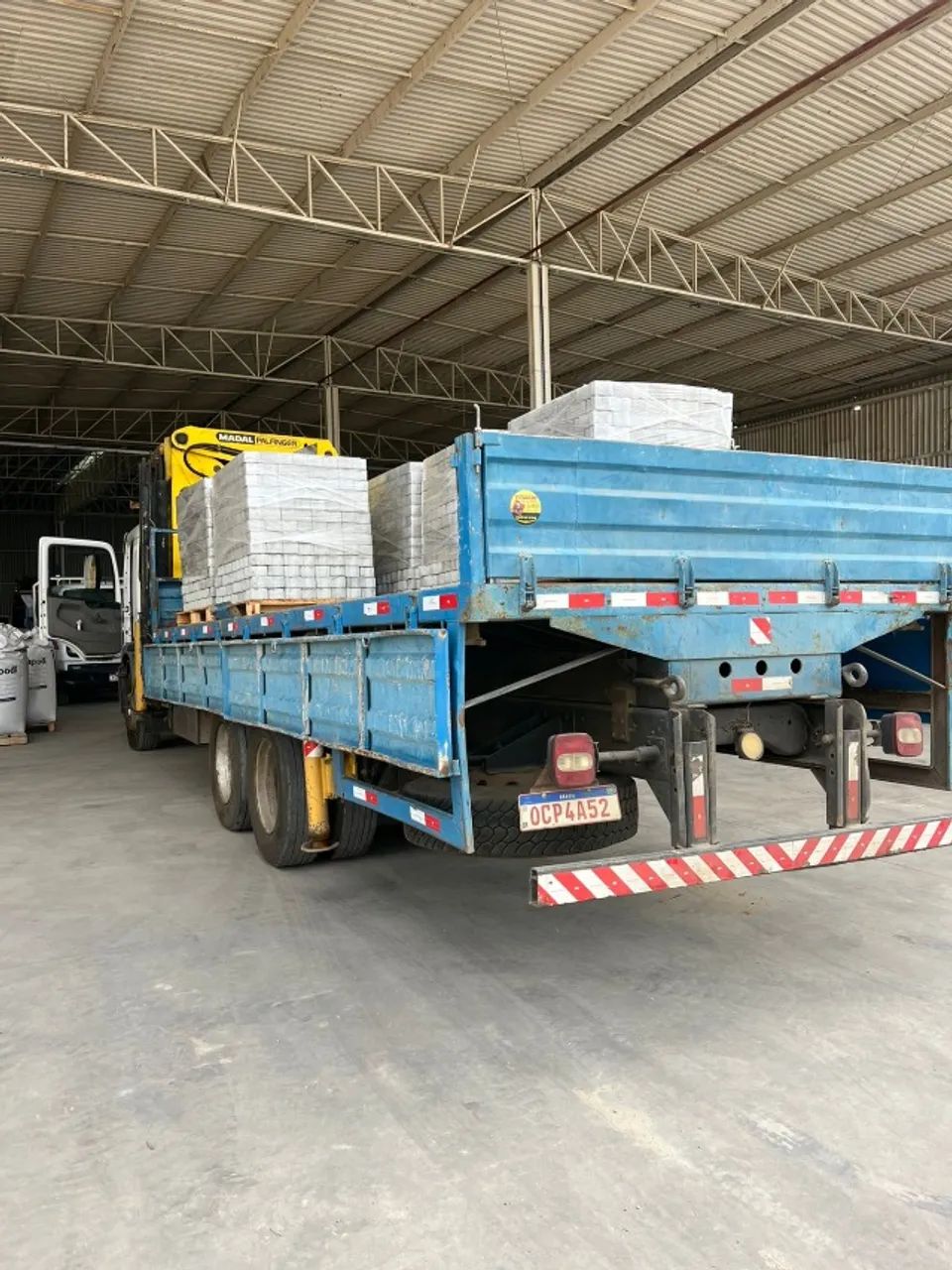 VENDE-SE CAMINHÃO MAIS MUNCK - Foto 4