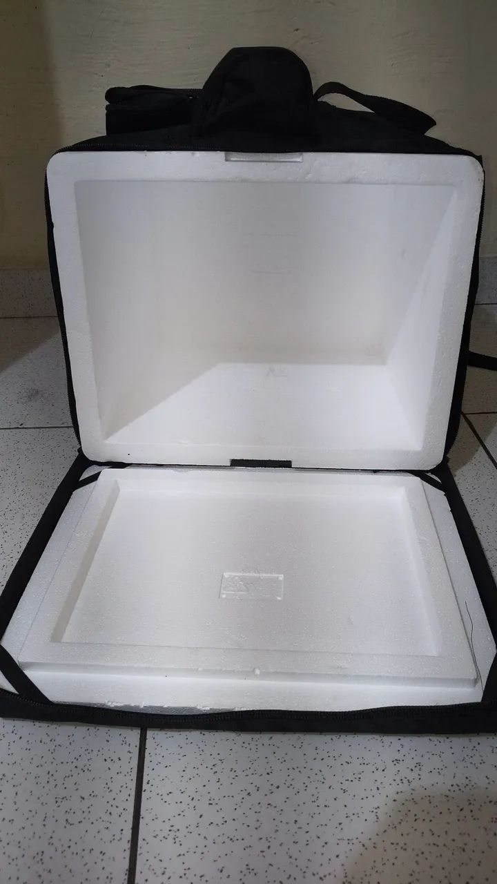 Bag Delivery 45L Preta - Estado de Nova. Comprei mas não usei.  - Foto 2