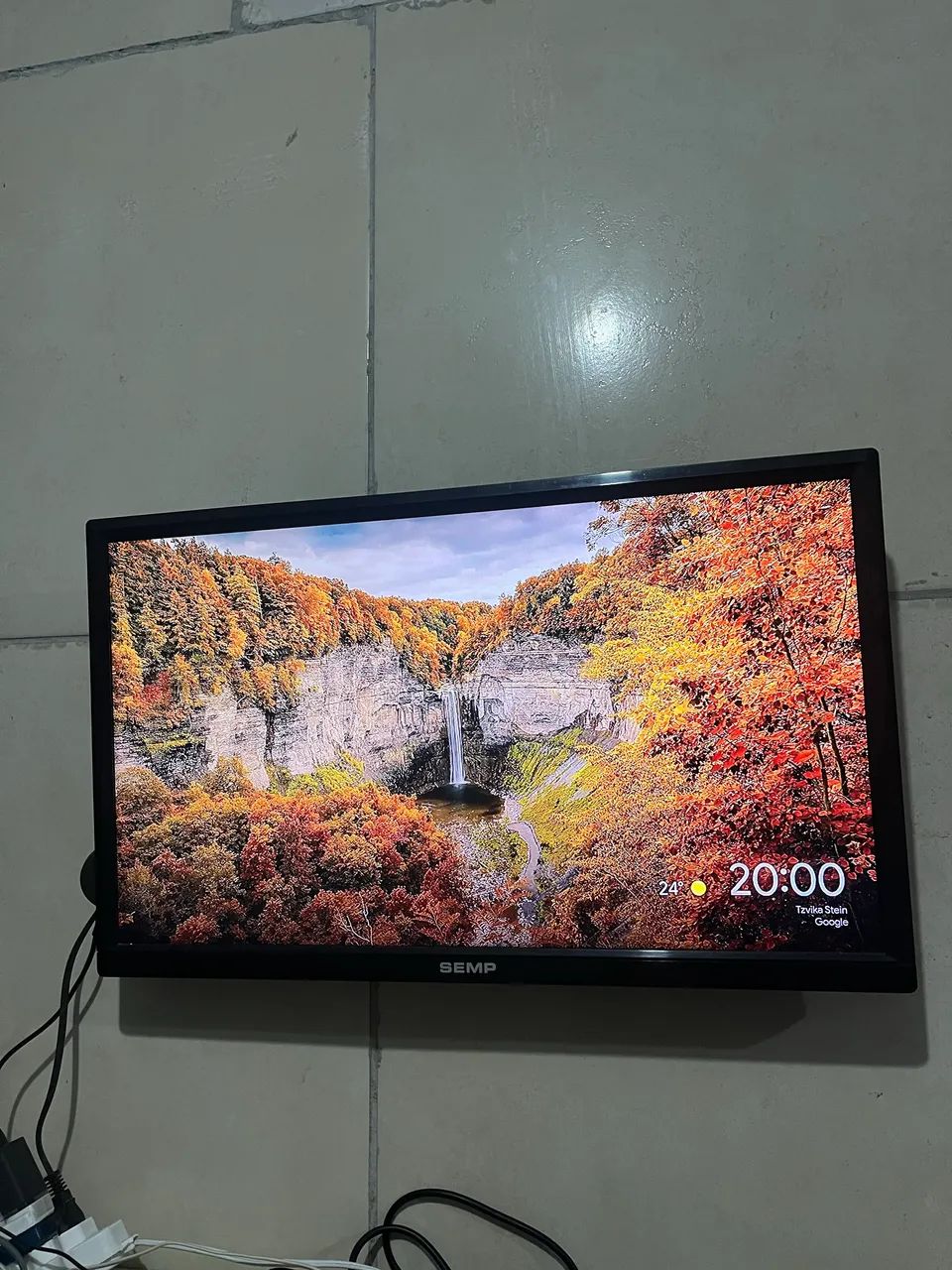 Tv semp Toshiba 24 polegadas + chromecast 
