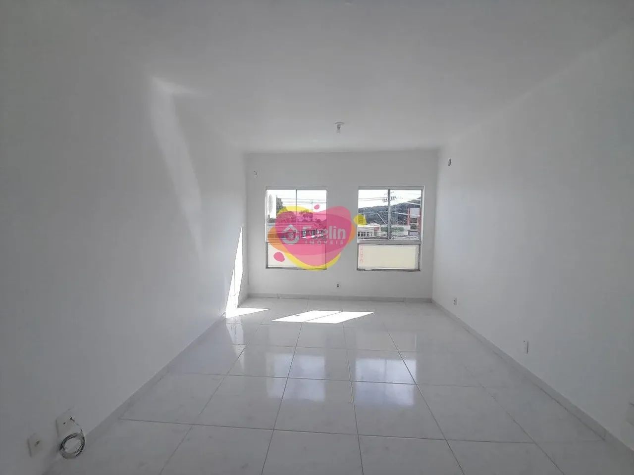 Sala Comercial em frente ao TIRIO - Rio Tavares| Campeche - Foto 5