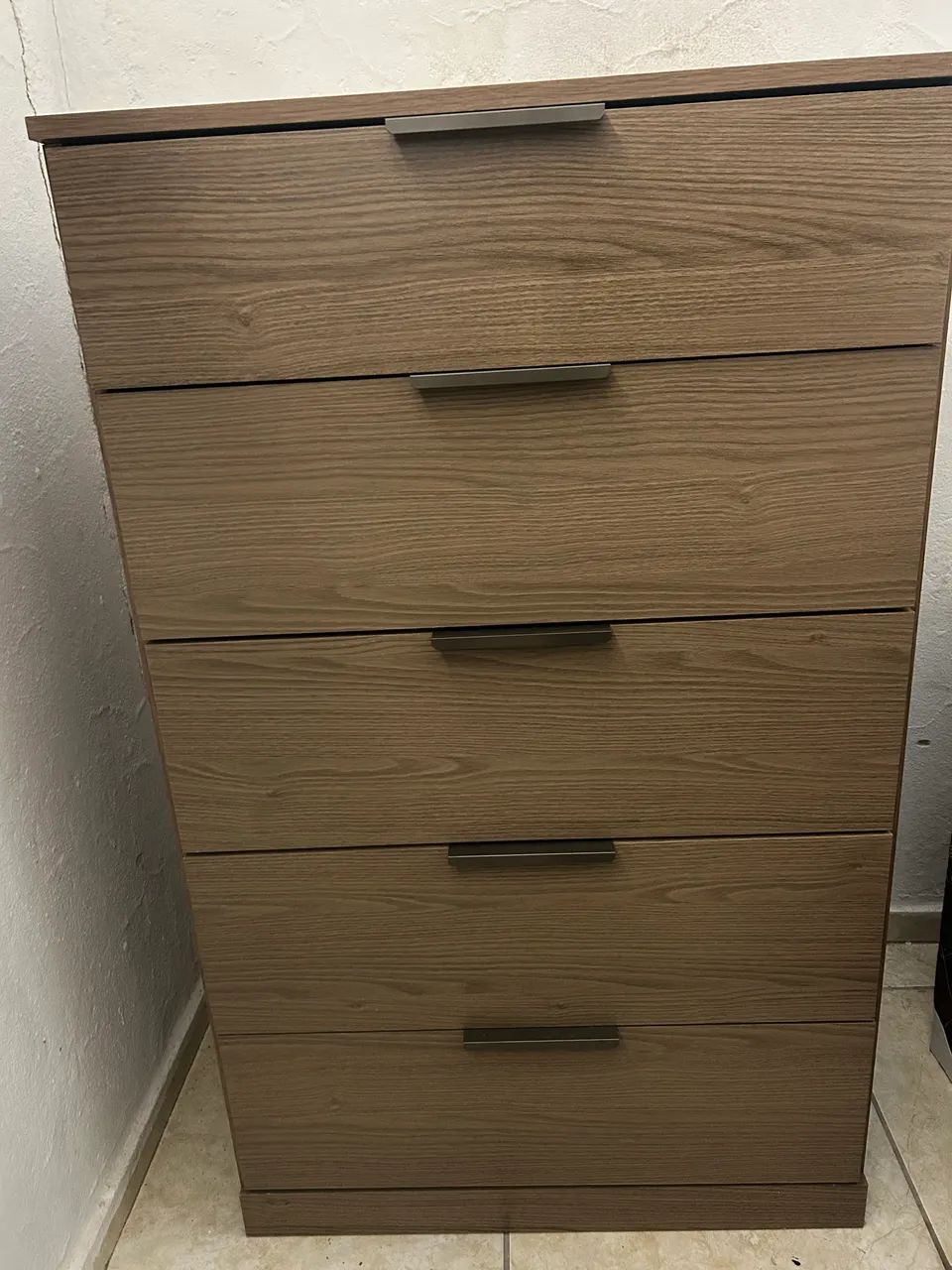Vendo cômoda 5 gavetas 