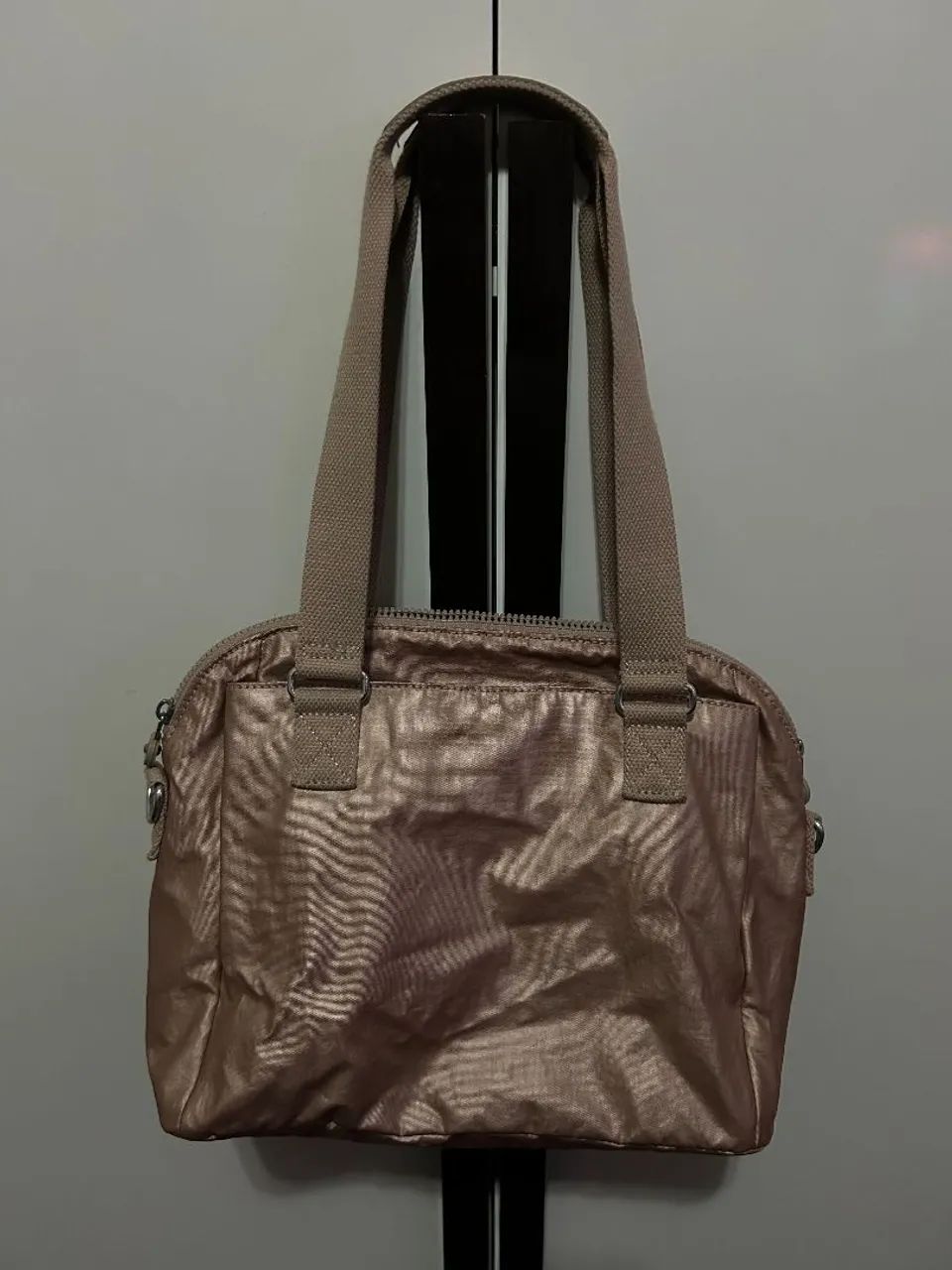 Bolsa Kipling Original Rosa Metálico com Alça Dupla