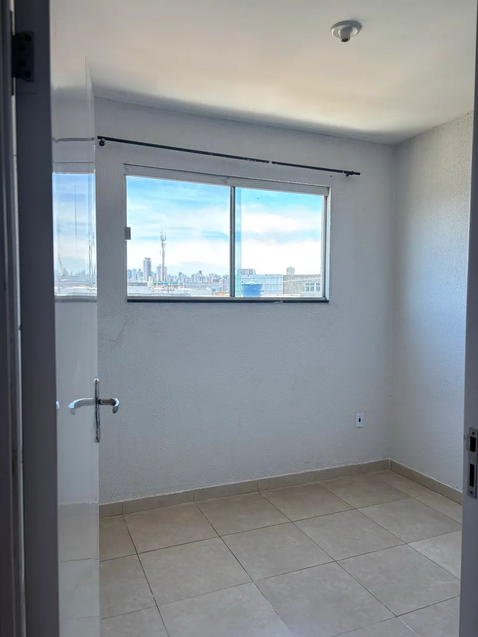 Apt 2/4 Perto Pça A incluso Cond e Água  - Foto 8