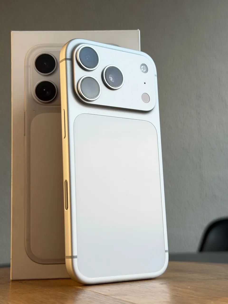 iPhone 17 PRO 256GB Silver Impecável