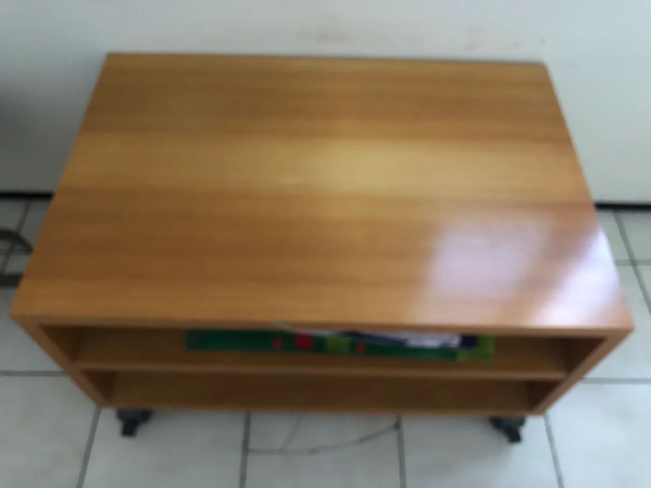 Rack para sala com rodinhas - Foto 2