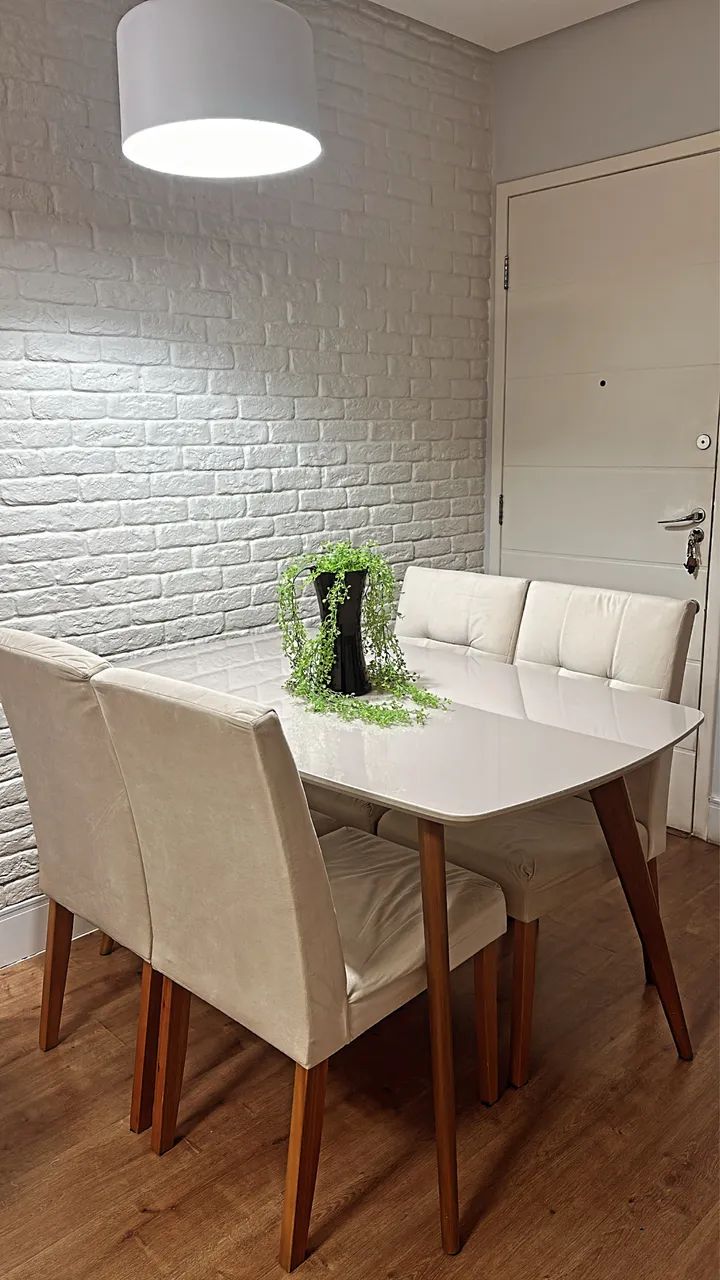 Mesa de quatro cadeiras com tampo laqueado - Foto 2