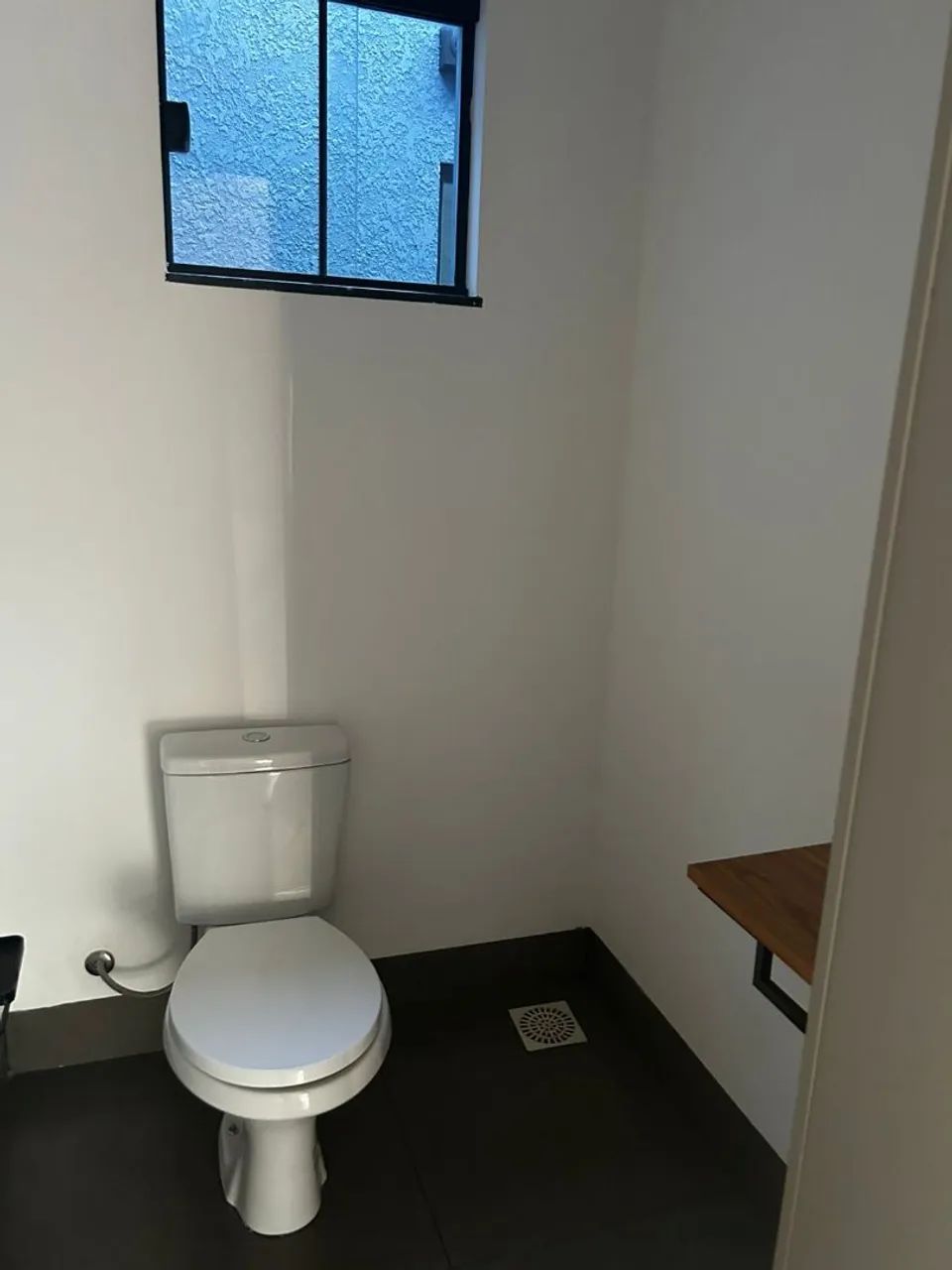 Vendo casa  com sala comercial  - Foto 2
