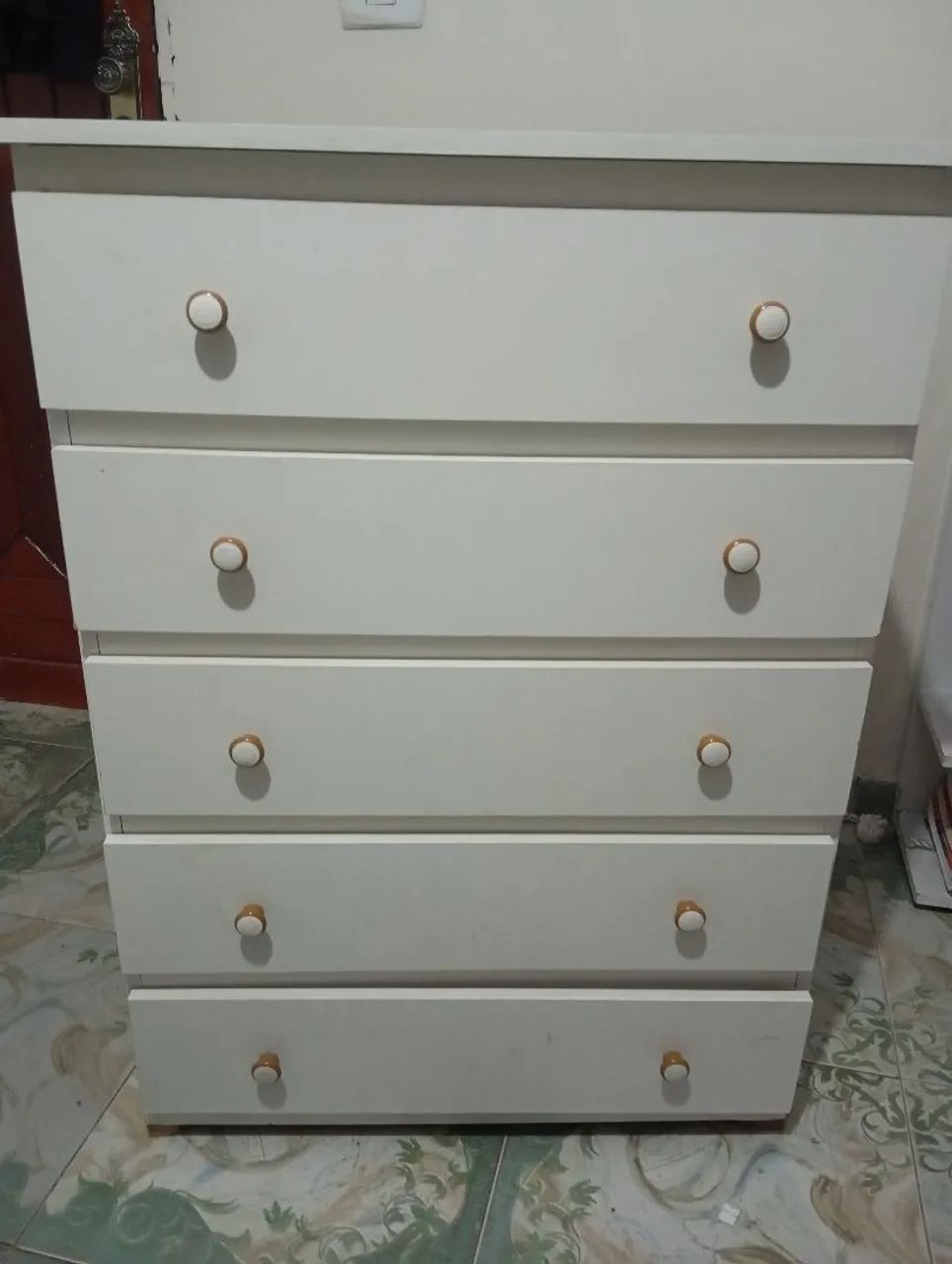 Cômoda com 5 gavetas branca perfeito estado 