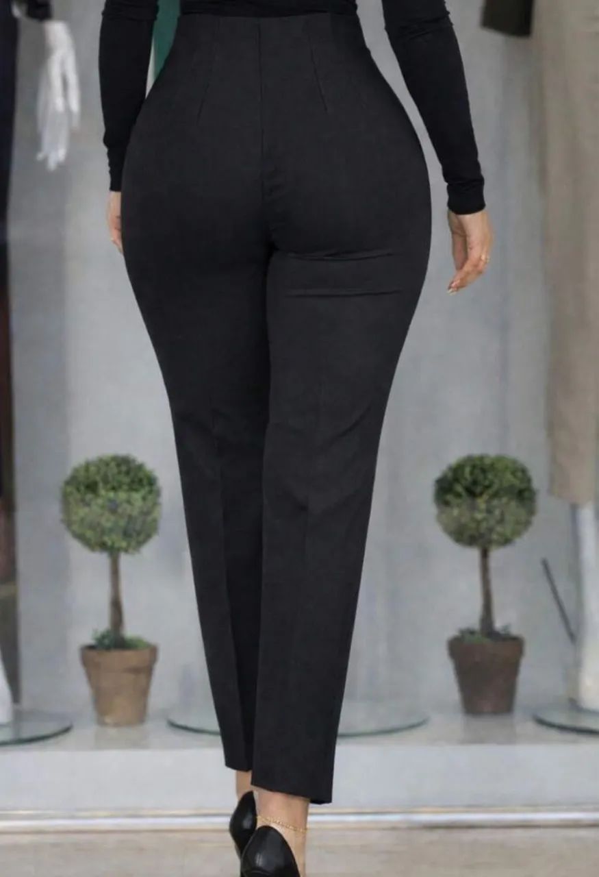 Calça preta feminina