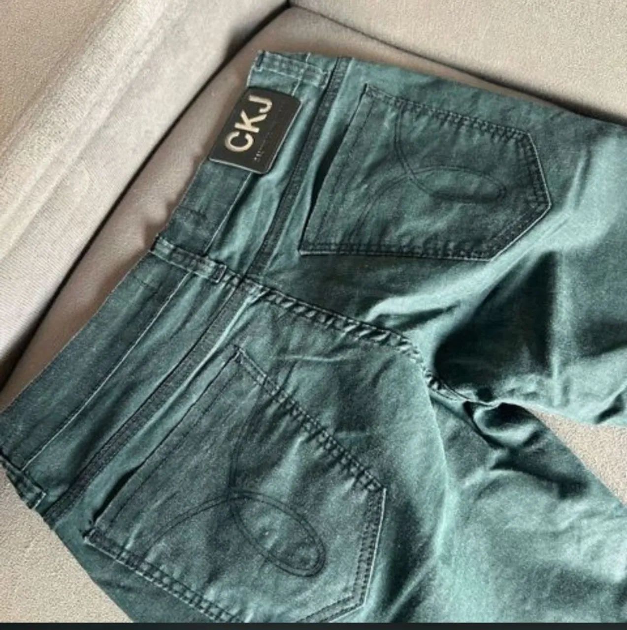 Calça Calvin klen Resinada - Foto 3