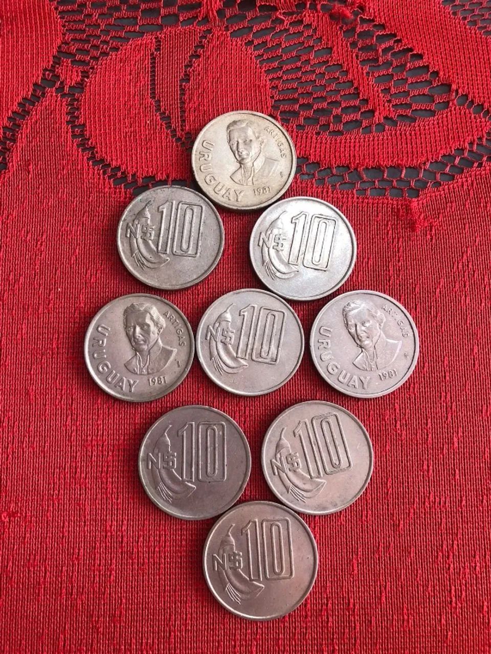 Lote 9 moedas antigas 10 centavos do Uruguay 1981