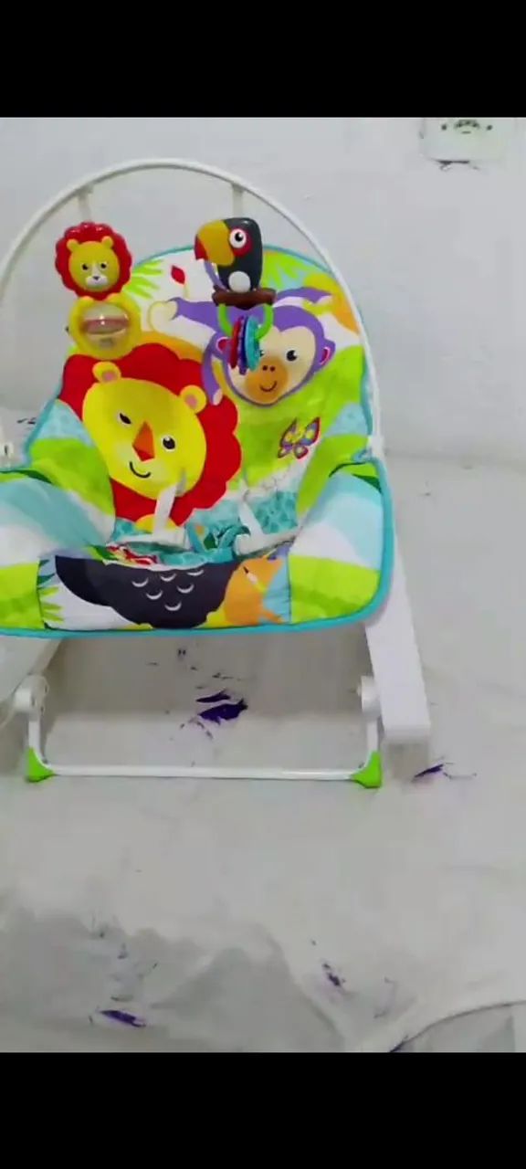 Vendo essa cadeirinha de bebê semi nova  - Foto 3