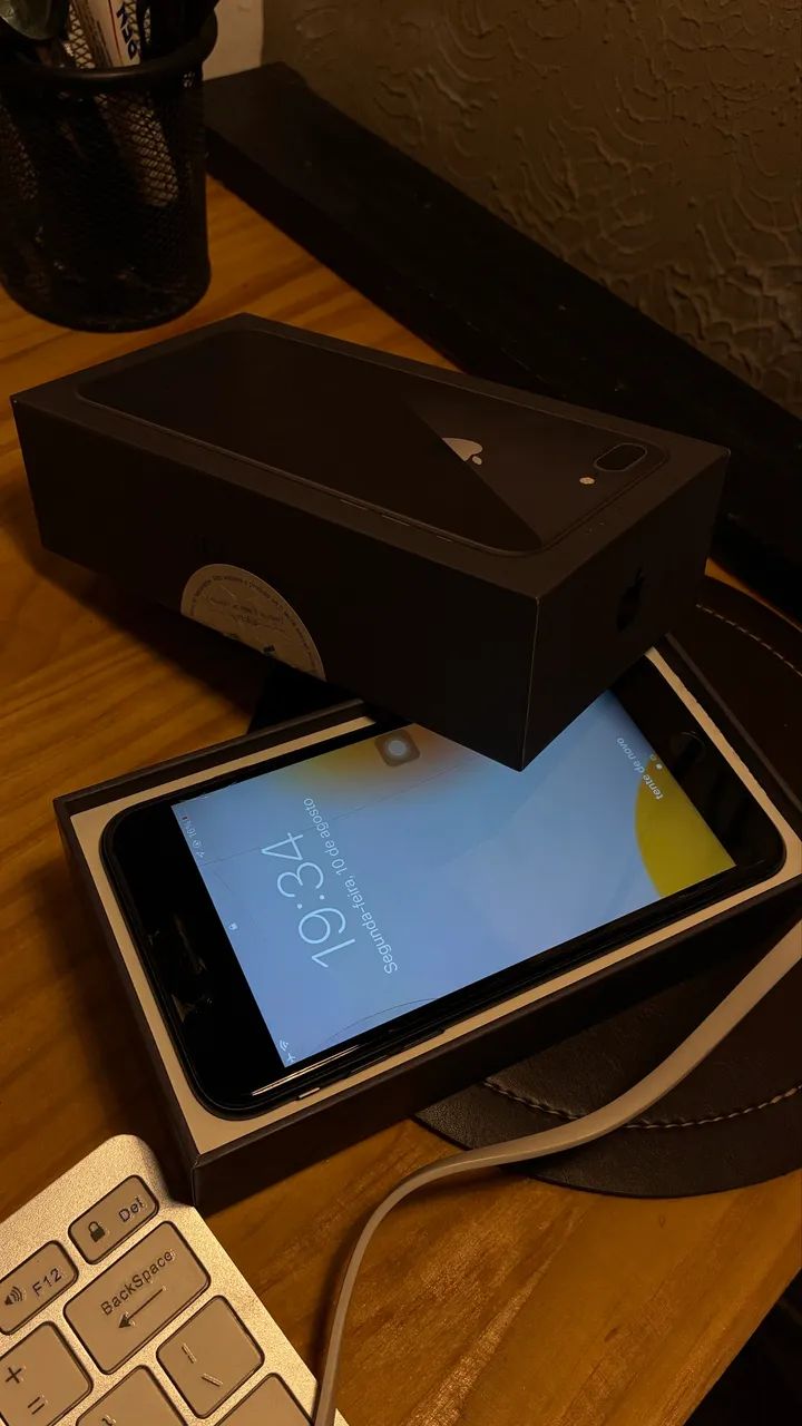 Iphone 8 Plus 64gb em bom estado - Foto 2