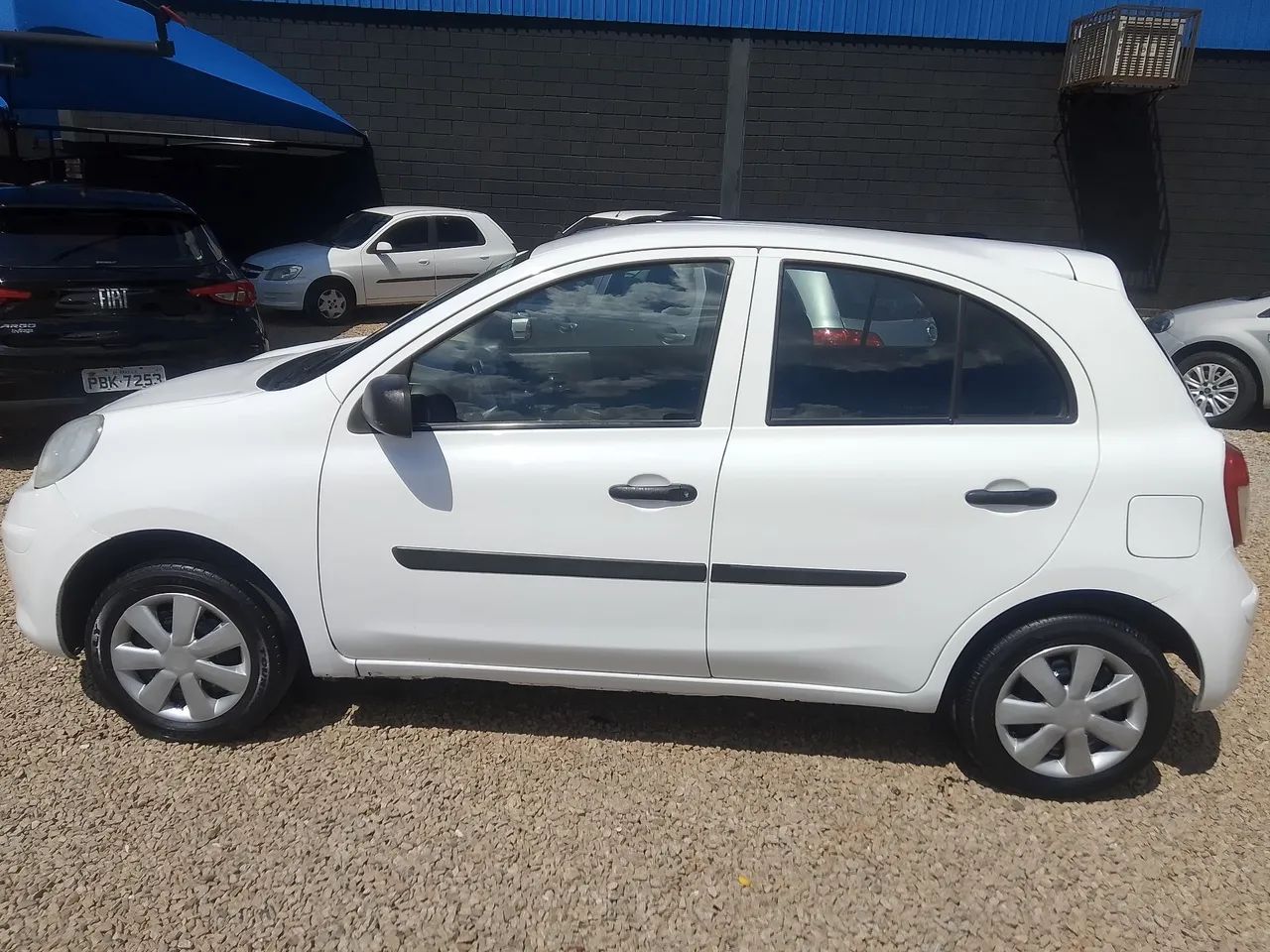 Nissan March 1.0 16V FLEX FUEL 5P 2012
