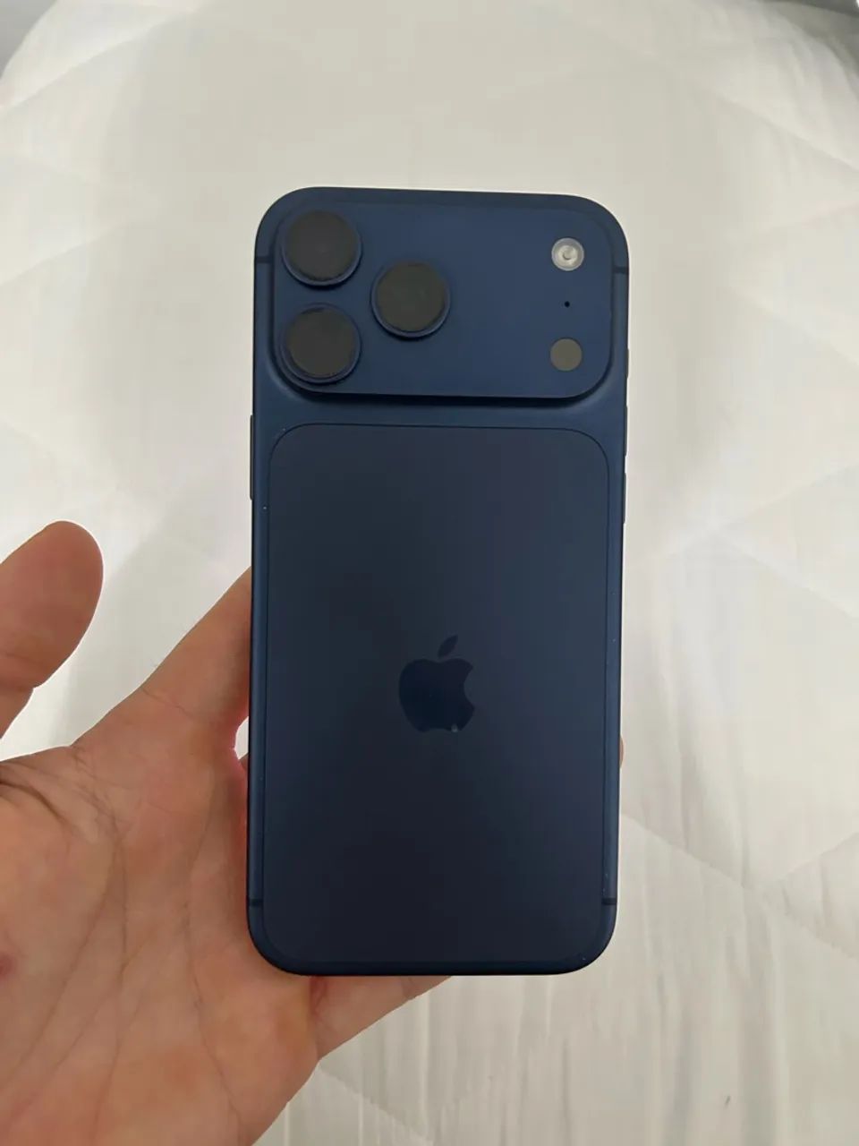 iPhone 17 pro max azul impecável 