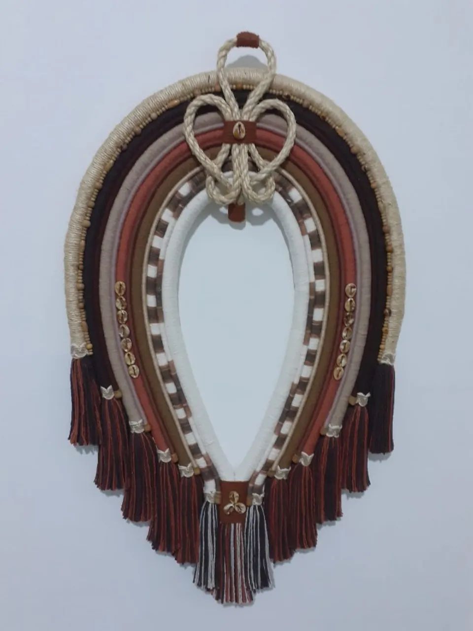 Cocar Ibiúna - Terra Preta - 72 cm x 42 cm - BelArt Atelier