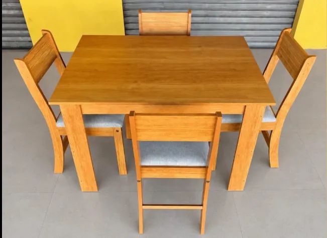 Mesa de jantar 4 cadeiras 